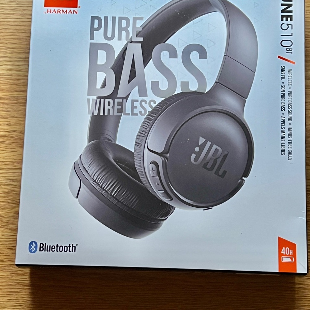 New sealed box  JBL Tune 510BT Bluetooth Headphones - Black